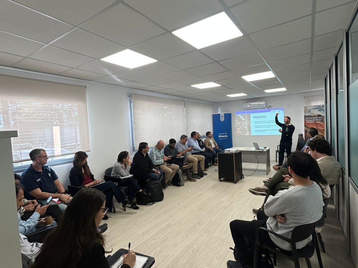 Minería invita al 5 Encuentro de + Capacidad Local sobre datos, <b>inteligencia artificial</b> y ... thumbnail