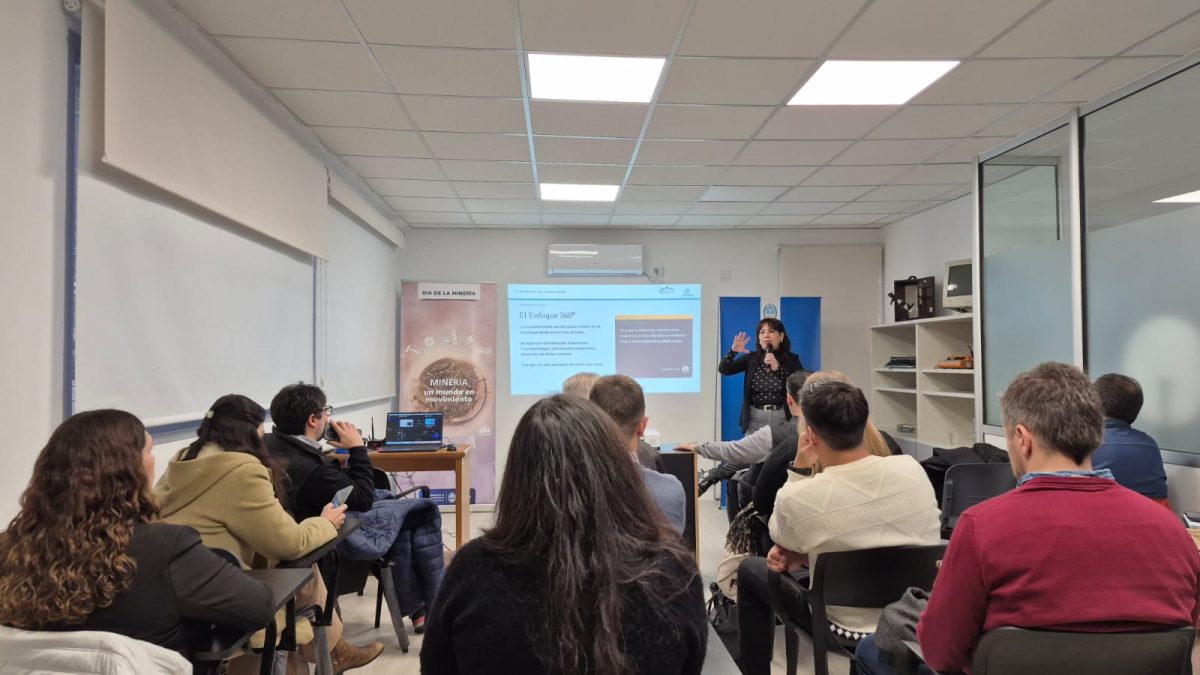 Más de 30 personas participaron del séptimo encuentro del ciclo + Capacidad Local para ... thumbnail
