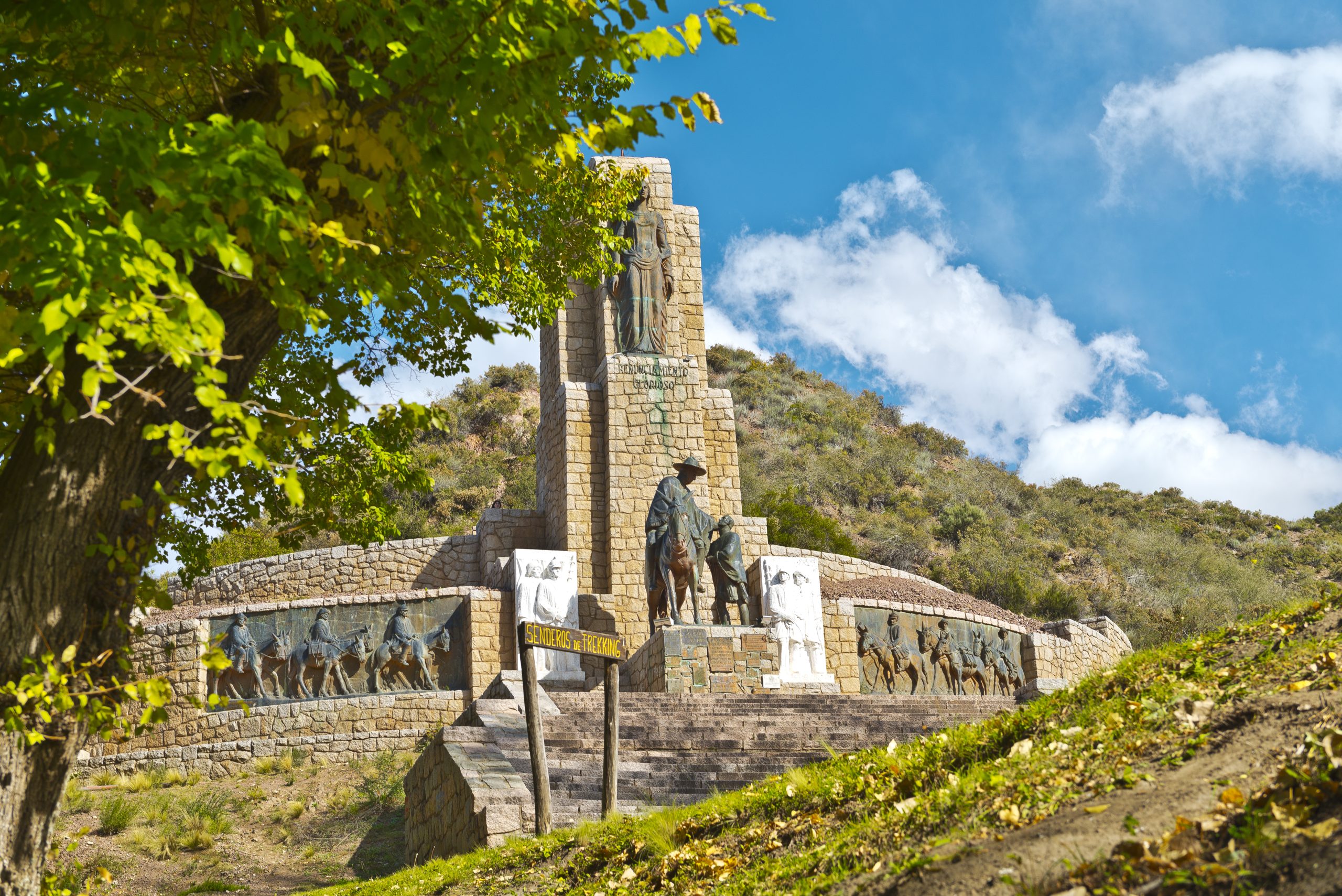 Monumento - Manzano Histórico