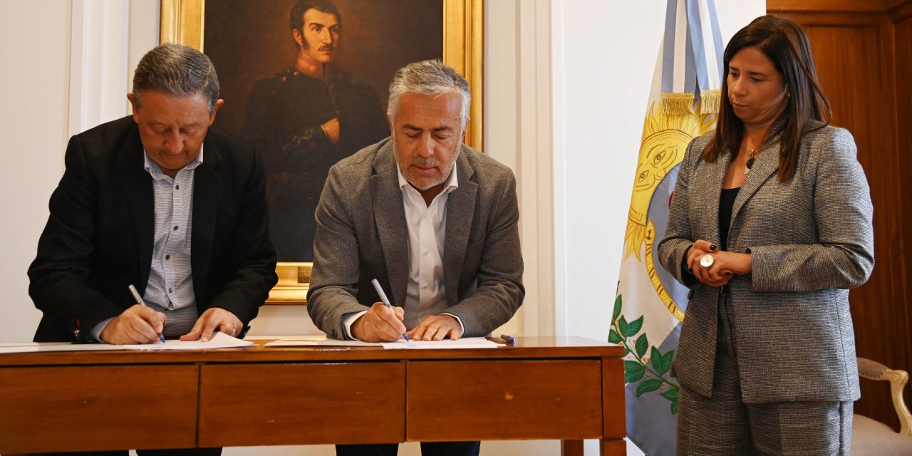 El Gobierno provincial y Malargüe firmaron un convenio clave para avanzar en el proyecto eléctrico Nodo M+