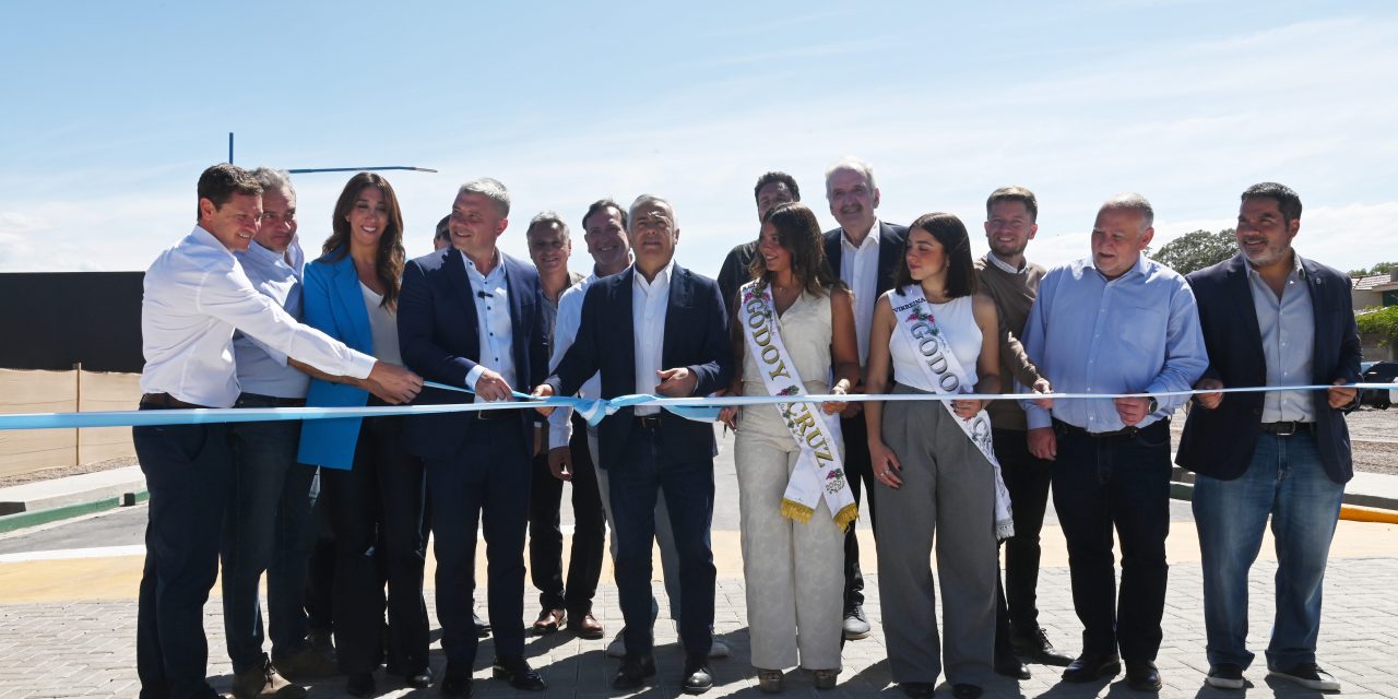 Cornejo y Costarelli inauguraron la primera etapa del Centro Urbano Arizu en Godoy Cruz