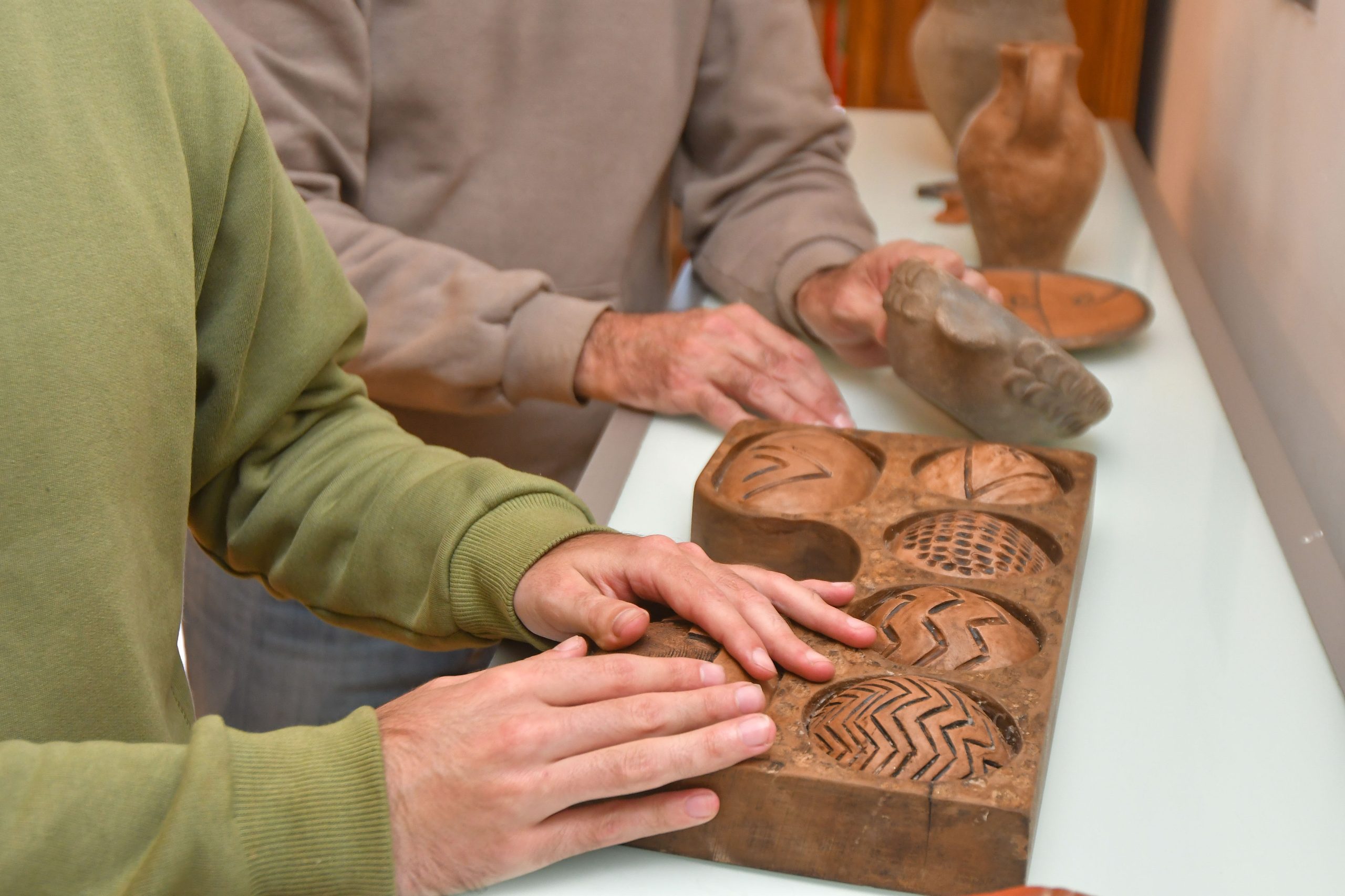 “Tocar para aprender”: una muestra inclusiva y científica en el corazón del Parque General San Martín