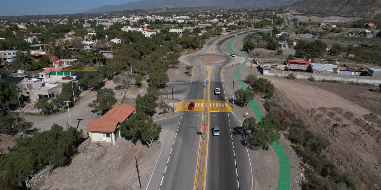 El Gobierno de Mendoza finalizó el circuito de El Challao: nueva iluminación, ciclovía y repavimentado