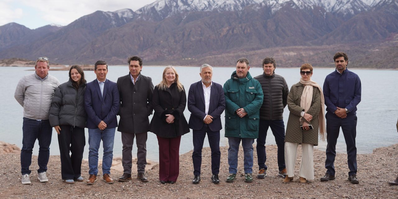 El Gobernador Cornejo anunció inversiones y obras estratégicas para potenciar el Perilago de Potrerillos