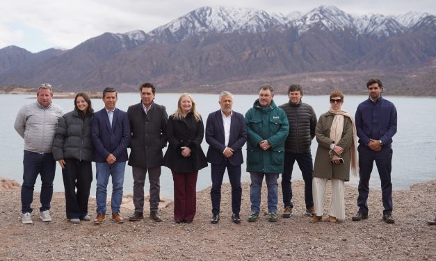 El Gobernador Cornejo anunció inversiones y obras estratégicas para potenciar el Perilago de Potrerillos
