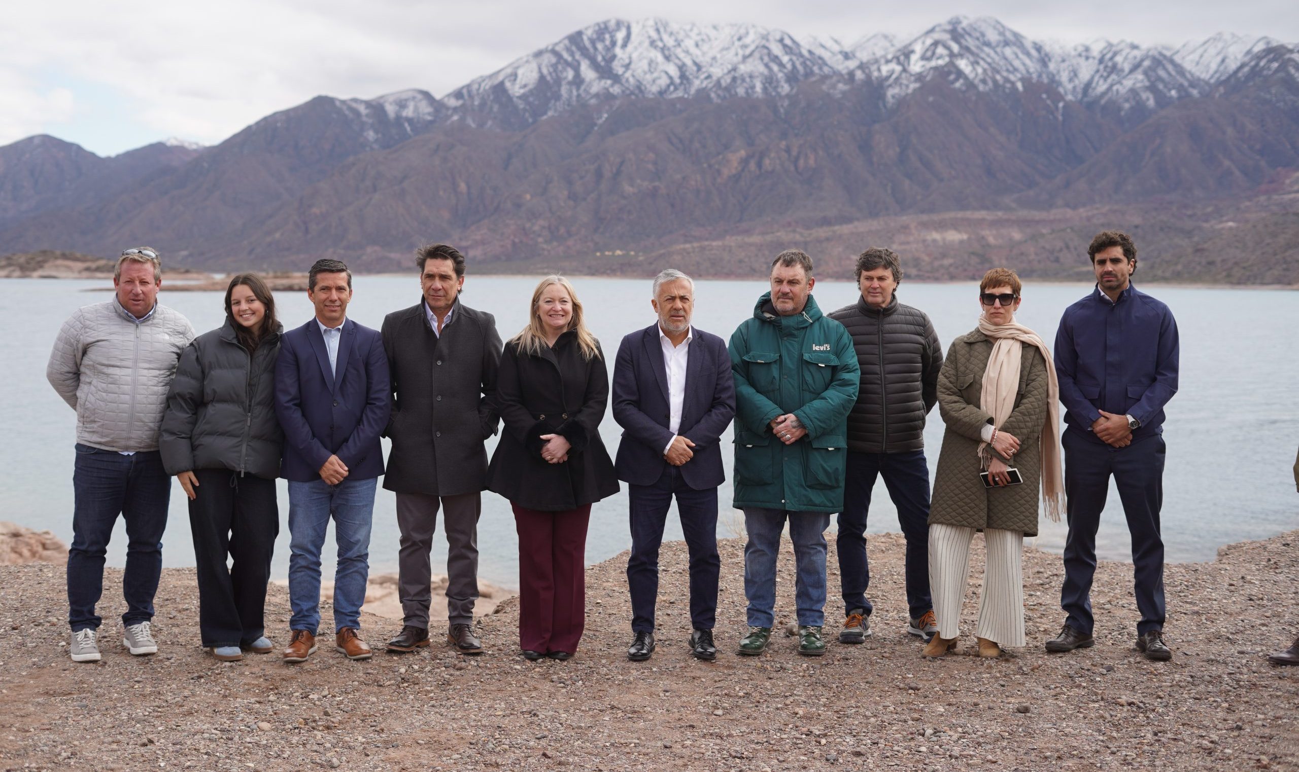 El Gobernador Cornejo anunció inversiones y obras estratégicas para potenciar el Perilago de Potrerillos