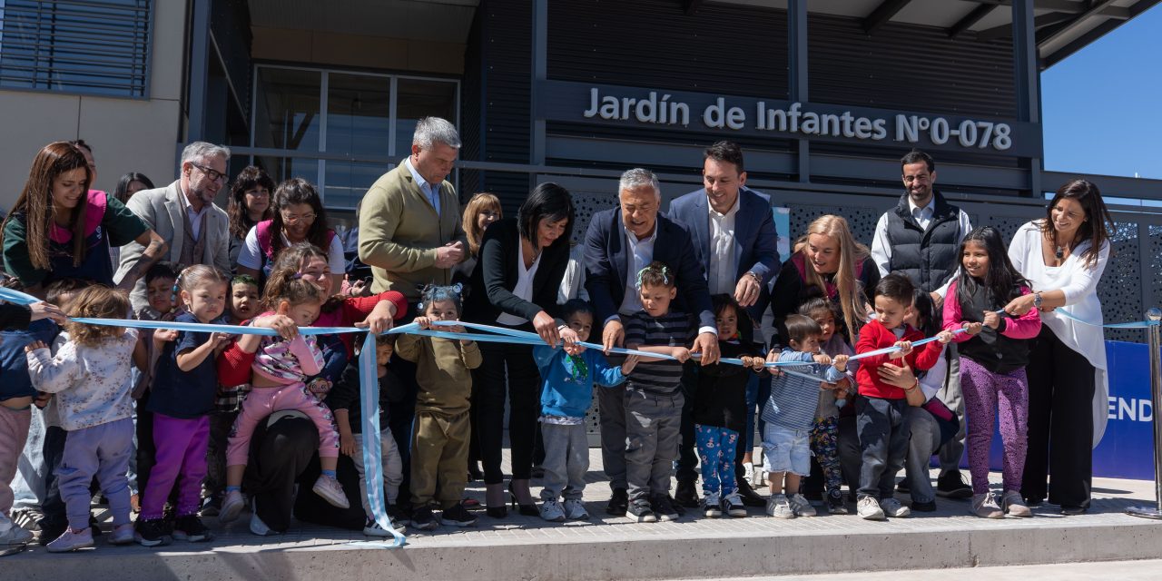 Cornejo inauguró el Jardín de Infantes del barrio Sol y Sierra de Godoy Cruz