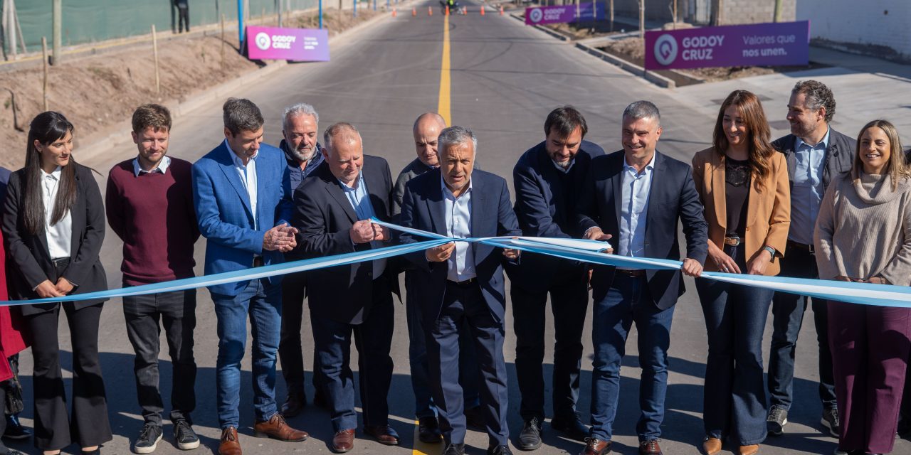 Cornejo y Costarelli inauguraron una obra vial que beneficia a la Zona Industrial