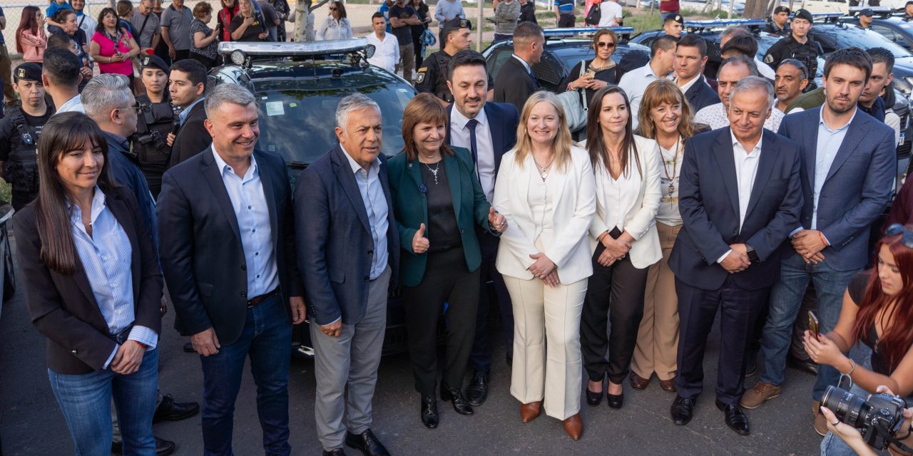 Comisarías a bordo: Cornejo, Bullrich y Petri presentaron los nuevos móviles tecnológicos de la Policía de Mendoza