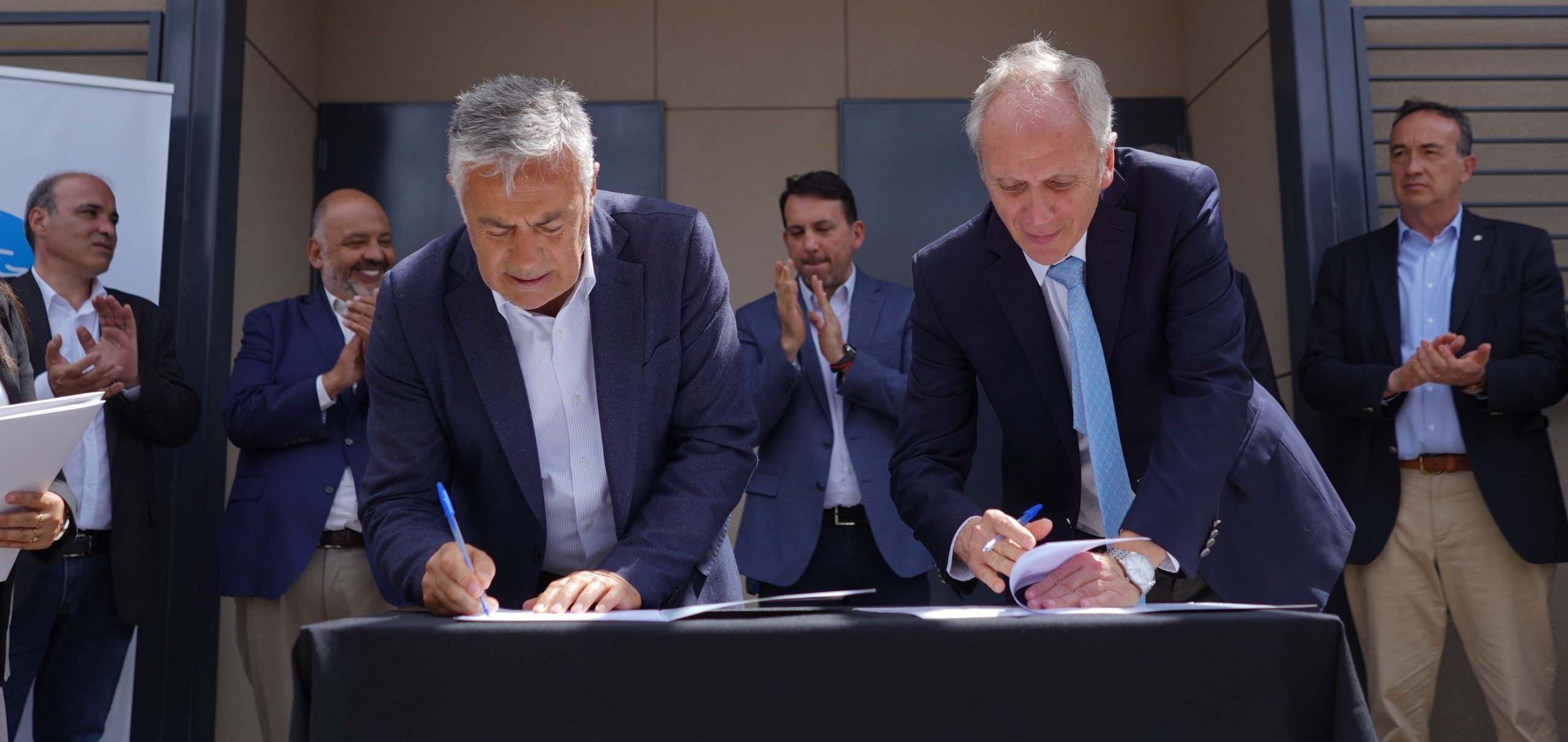 Cornejo firmó un convenio para repavimentar calles en San Martín