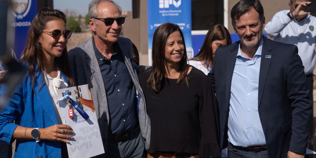 El Gobierno de Mendoza entregó 47 nuevas viviendas en San Martín