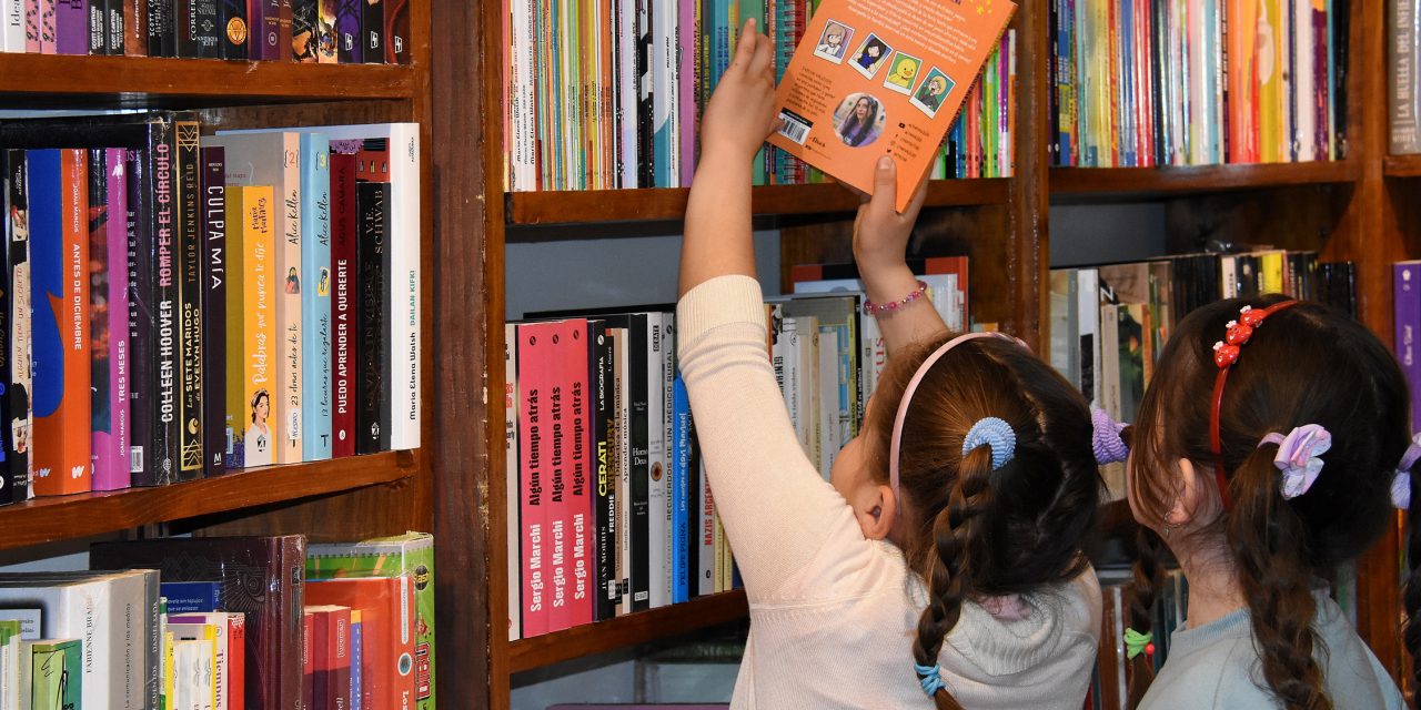La Feria del Libro 2025 recorre los departamentos de Mendoza con cultura, teatro y música en vivo