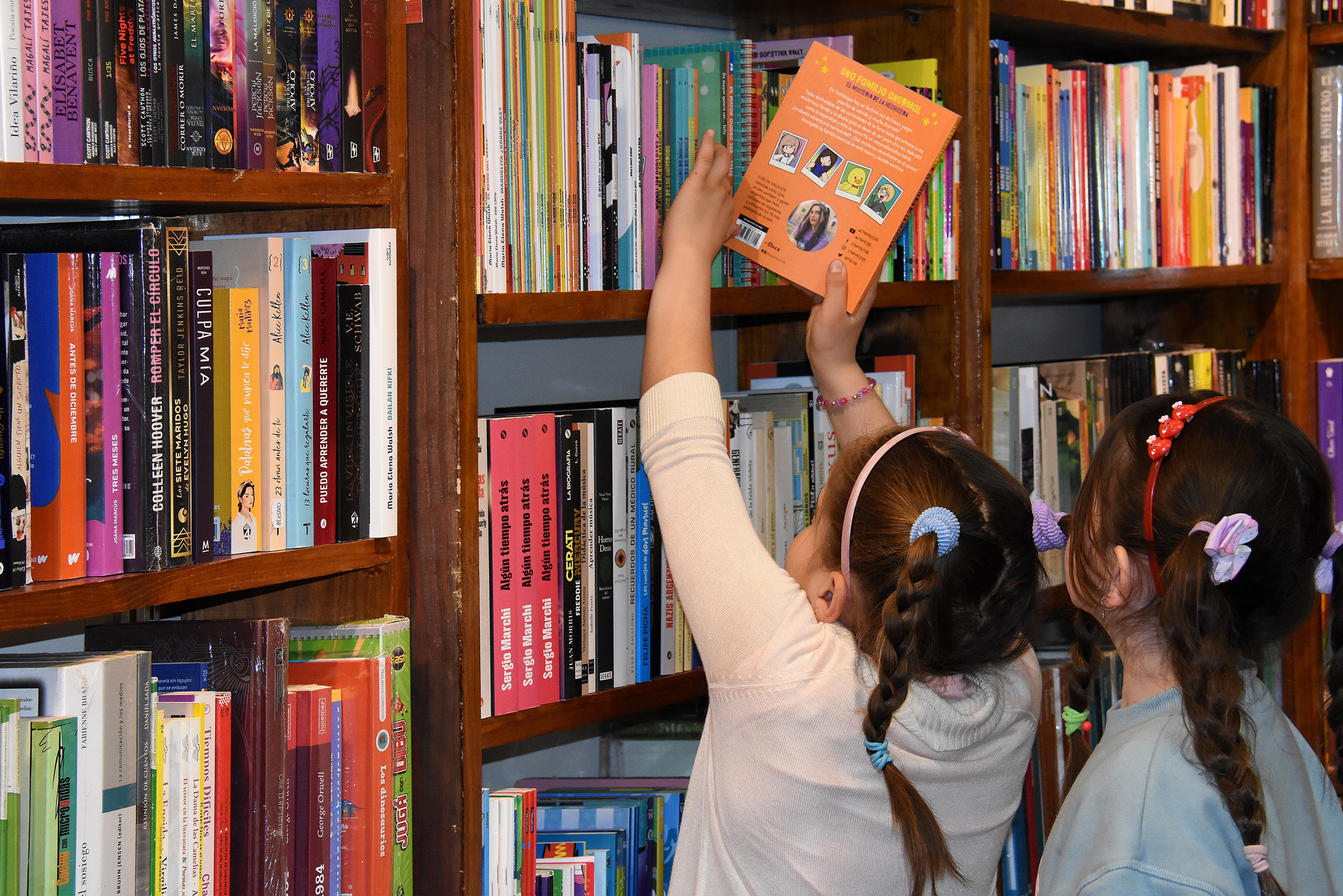 La Feria del Libro 2025 recorre los departamentos de Mendoza con cultura, teatro y música en vivo