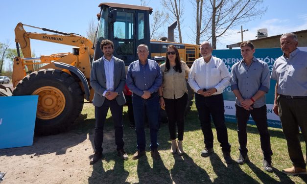 San Carlos: inicio de una obra clave, entrega de nuevas máquinas y taller en riego agrícola