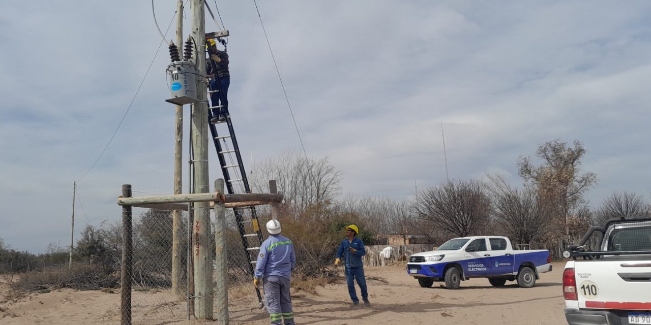 Energía para los productores ganaderos del Sur gracias a una obra financiada con el Fondo Especial para el Desarrollo Eléctrico del Interior