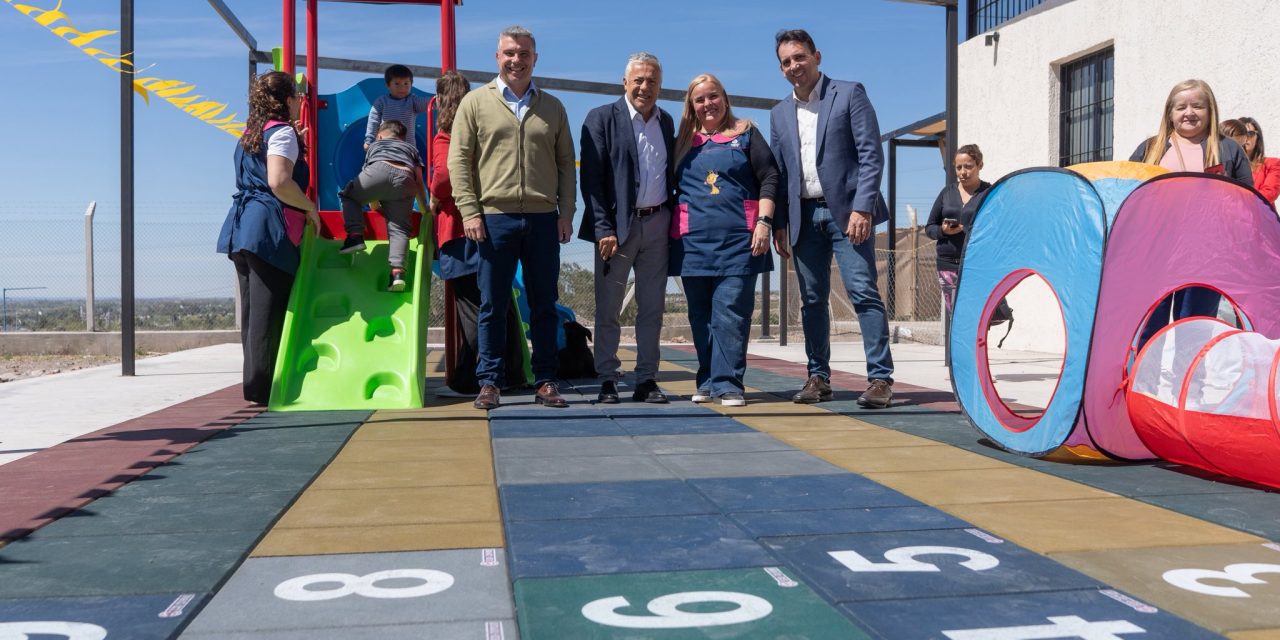 El Gobierno de Mendoza incorpora materiales reciclados en espacios recreativos de jardines infantiles