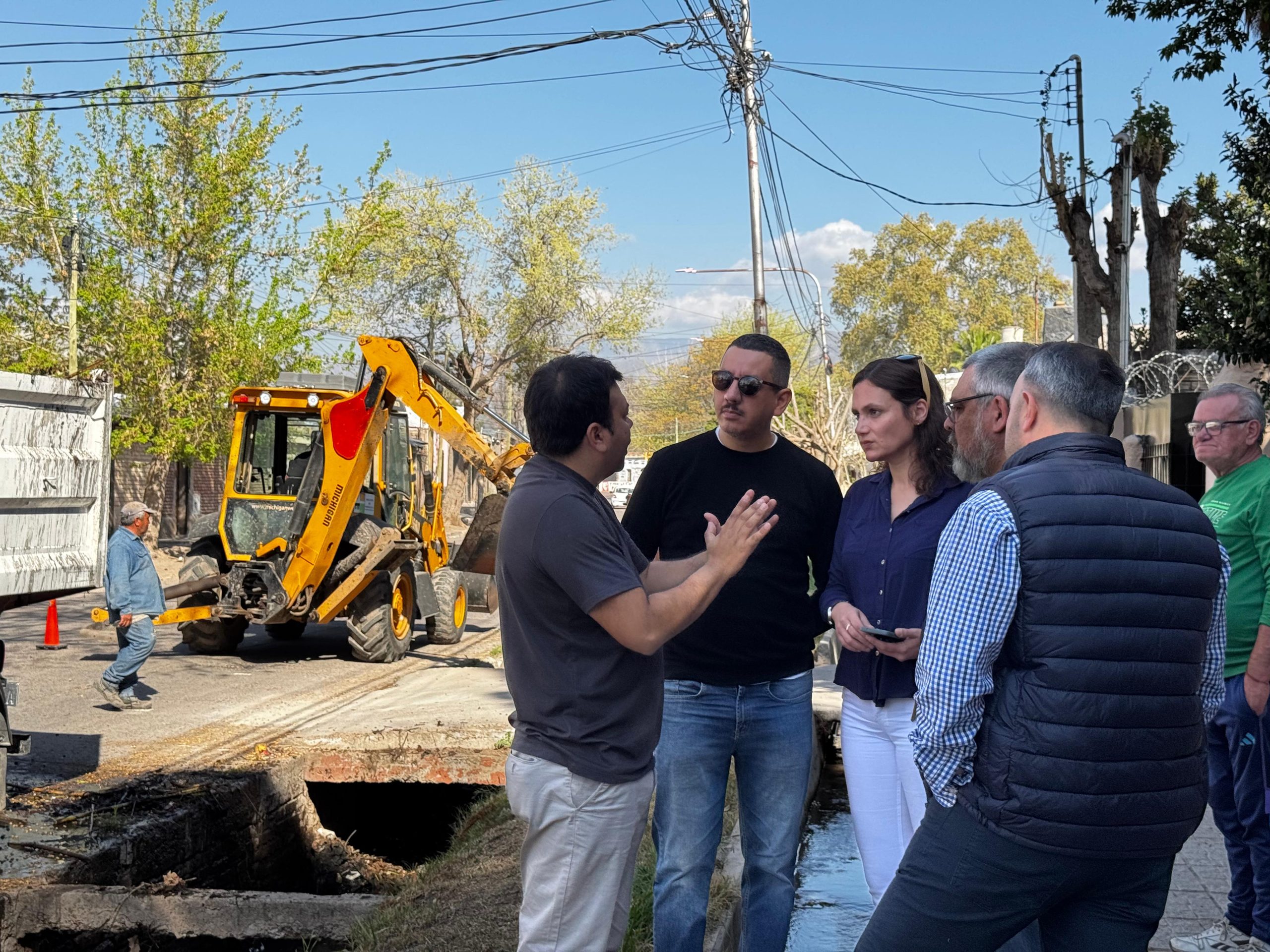 Hidráulica y Las Heras avanzan en la limpieza del colector Maza: retirarán más de 80 toneladas de residuos