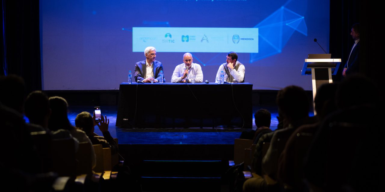 IA en acción: referentes locales y nacionales se reunieron en Mendoza para debatir sobre inteligencia artificial