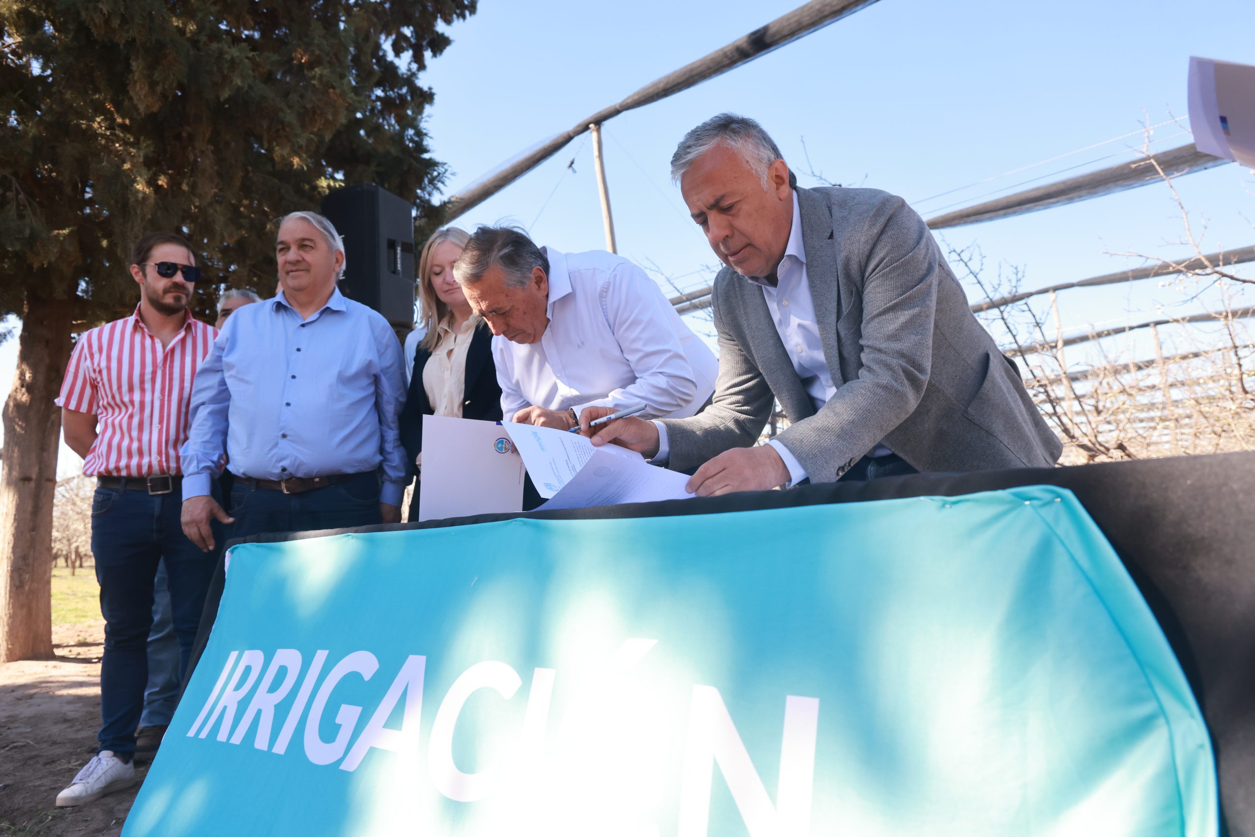 Cornejo y Marinelli formalizaron la entrega del Acueducto Ganadero Monte Coman–La Horqueta a Irrigación