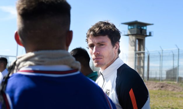 Gonzalo Bertranou compartió un entrenamiento de rugby con “Los Caciques”