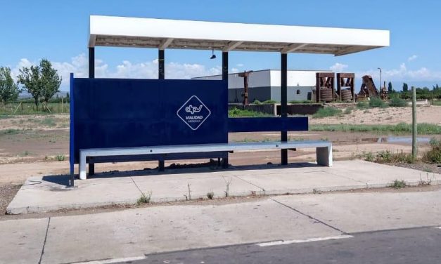 Vialidad Mendoza renovó los paradores de colectivos de la Ruta Provincial 50