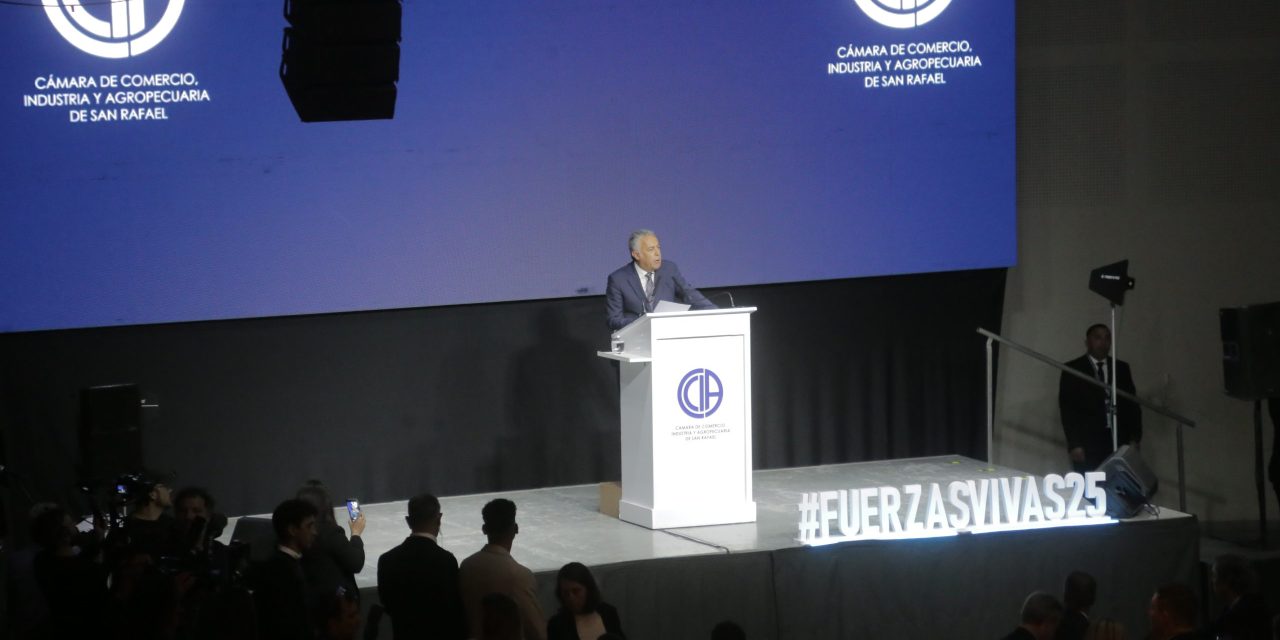 “Mendoza está en el camino correcto”, afirmó Cornejo ante el Presidente Milei en el Almuerzo de las Fuerzas Vivas de San Rafael