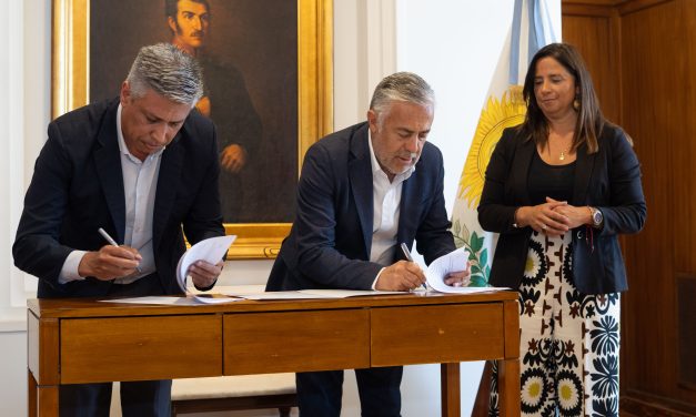 El Gobierno firmó con Tupungato el convenio específico para ejecutar tres obras de agua potable con Fondos del Resarcimiento