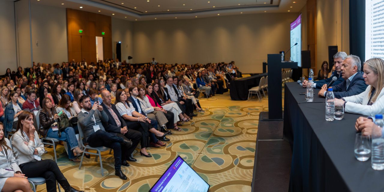 Con foco en los servicios de los mendocinos, Cornejo abrió el IV Congreso OSEP y Salud