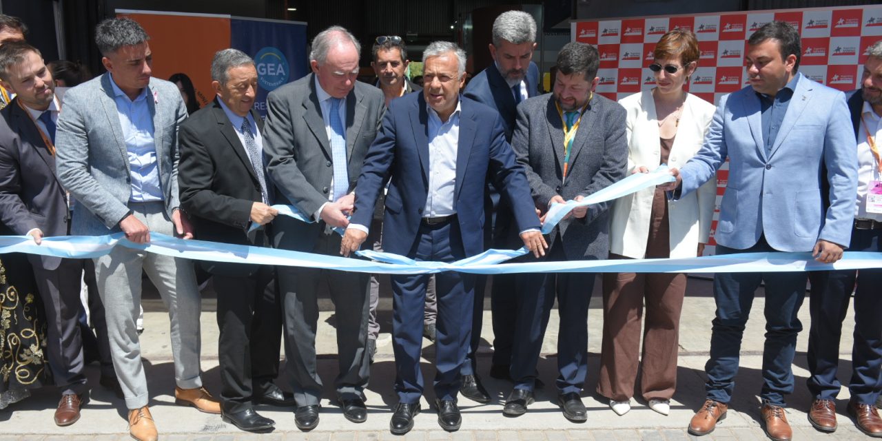 Cornejo anunció en la apertura de Argentina Mining cuatro leyes centrales para avanzar en minería sostenible