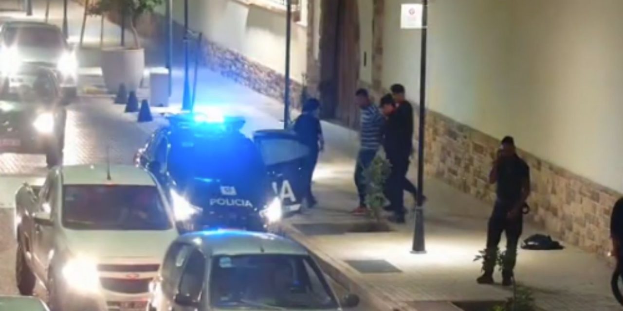 Intentaba abrir vehículos estacionados en Godoy Cruz y fue detenido por la Policía