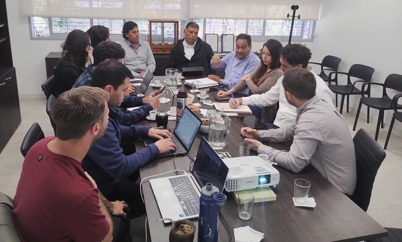 Minería y Sostenibilidad impulsan una mesa interinstitucional para acompañar a los pequeños productores ladrilleros