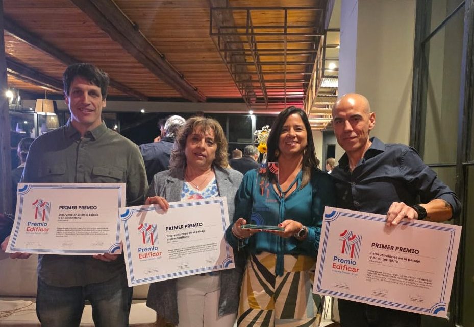 La Subsecretaría de Infraestructura distinguida en los Premios Edificar 2025 por el Complejo Educativo UGACOOP