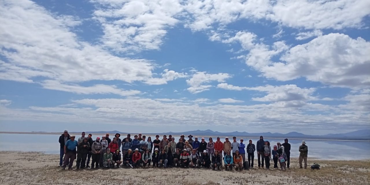 Observación de aves en Llancanelo: una jornada de aprendizaje, cooperación y compromiso con la naturaleza