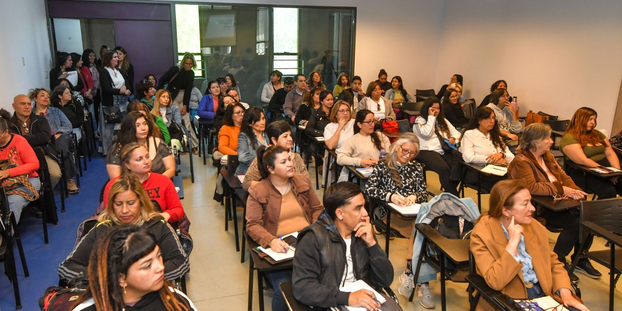 La segunda edición de Mercado de Ideas impulsa la profesionalización de artesanos y emprendedores de la Economía Social