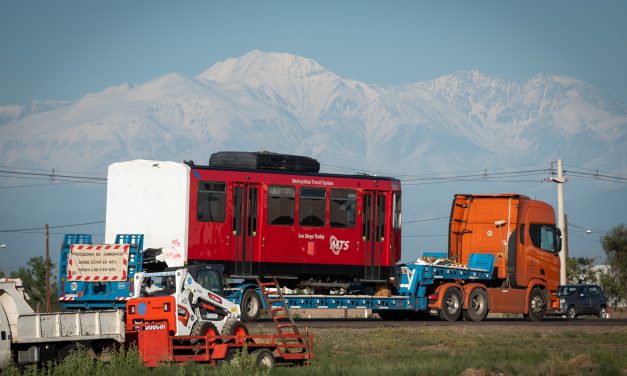 Continúa el arribo de duplas para la ampliación del Metrotranvía