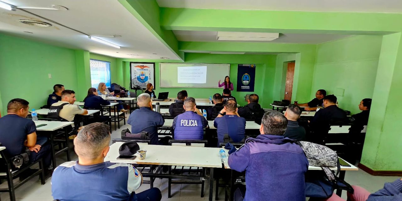 El Ministerio de Seguridad y Justicia recorre las delegaciones con su plan de capacitaciones