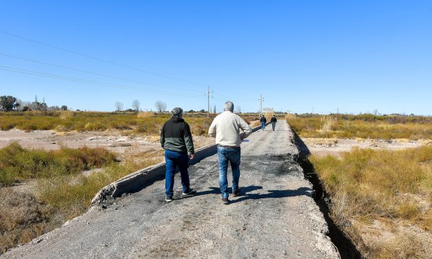 Se firmó el contrato para la obra de un puente que une tres departamentos 