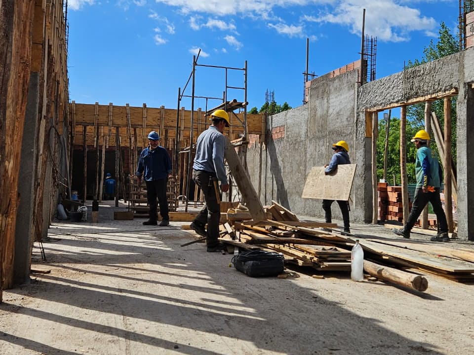 Avanza sin pausa la construcción de la nueva Escuela Integración en San Carlos