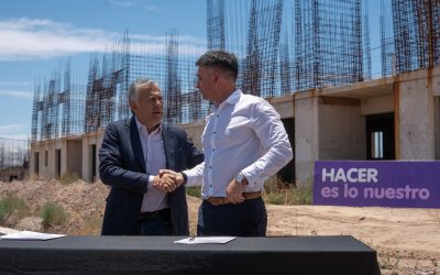 Cornejo y Calvente firmaron la transferencia del Procrear y reactivan un desarrollo clave para el Gran Mendoza