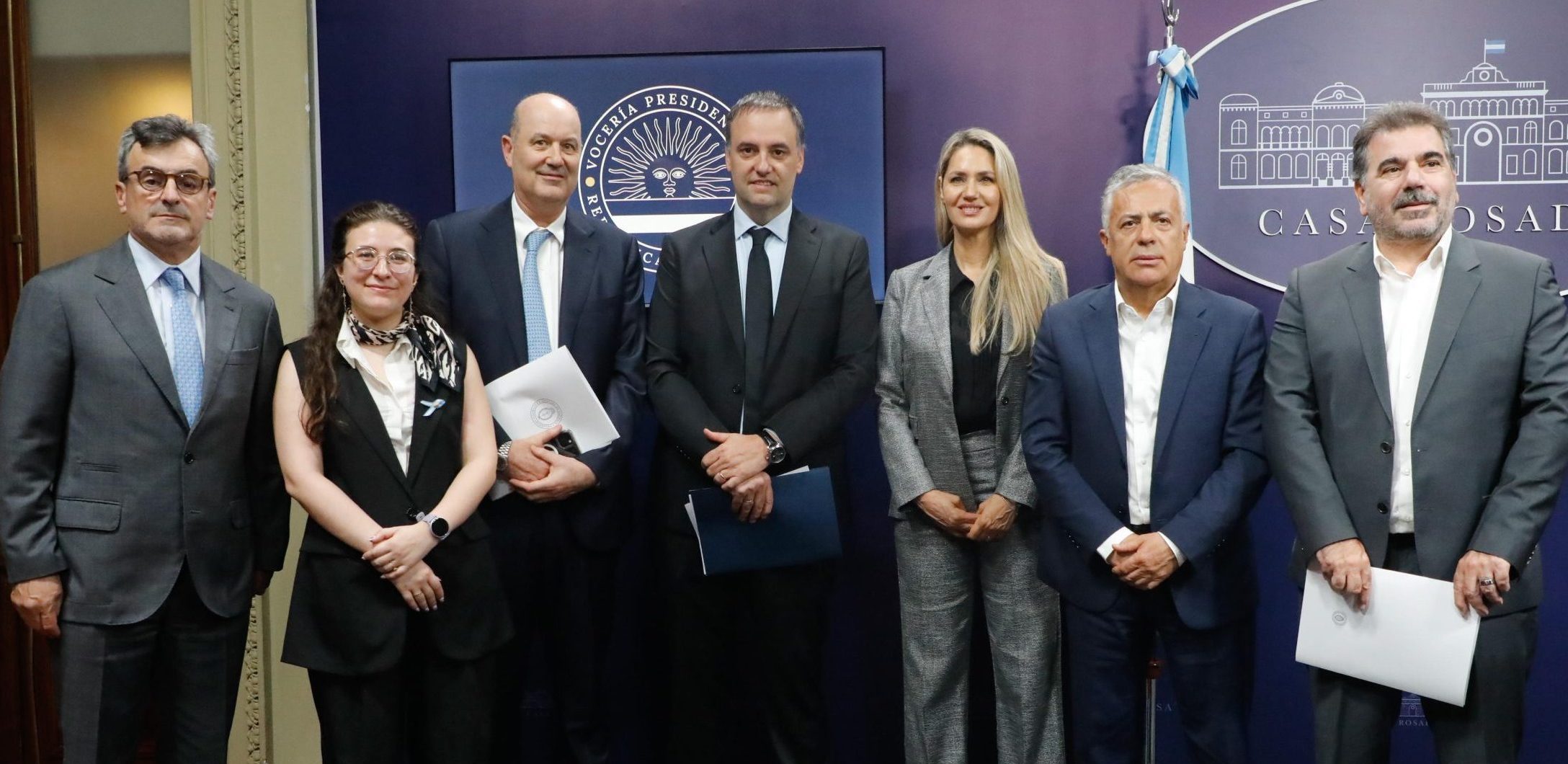 Cornejo presentó su propuesta sobre equilibrio fiscal, reducción del gasto y reforma impositiva, tomando como ejemplo a Mendoza