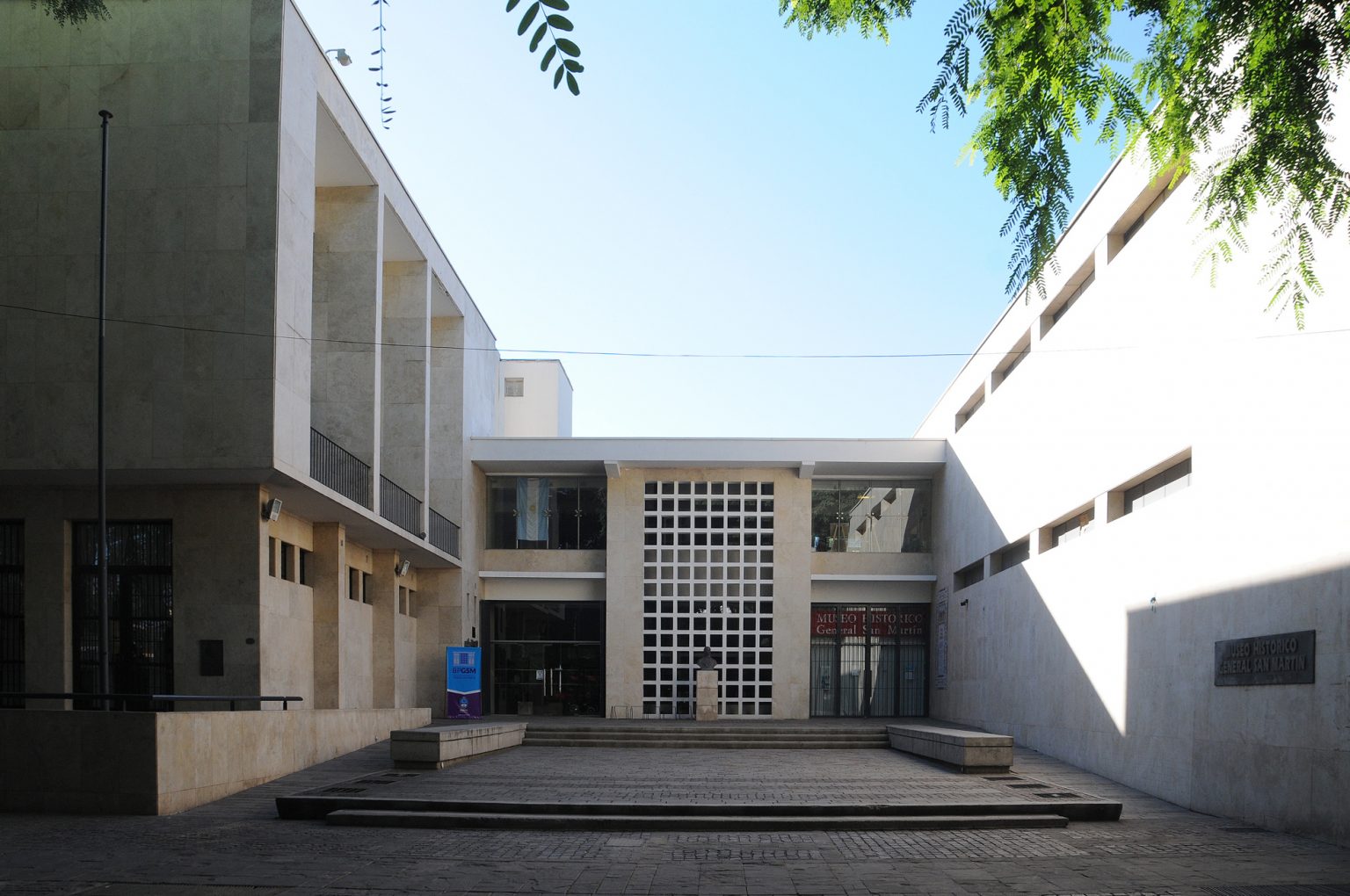 biblioteca-publica-general-san-martin-1