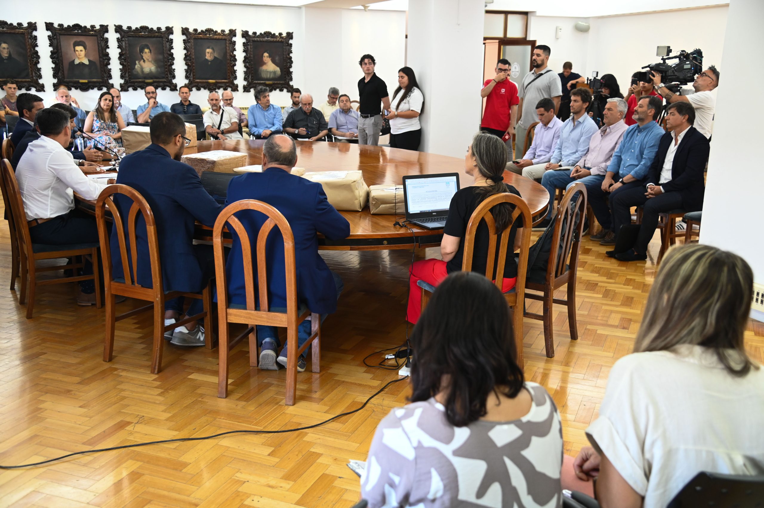 Mendoza licita una obra vial hist&oacute;rica en el Acceso Este: siete ofertas para un proyecto de $70.500 millones