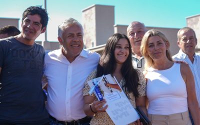 El Gobierno de Mendoza retomó y entregó viviendas de un barrio de Rivadavia tras el retiro del financiamiento nacional
