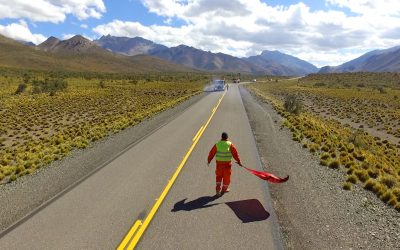 Comenzó la demarcación vial y renovación de cartelería de la  RP 222 a Las Leñas y Valle Hermoso