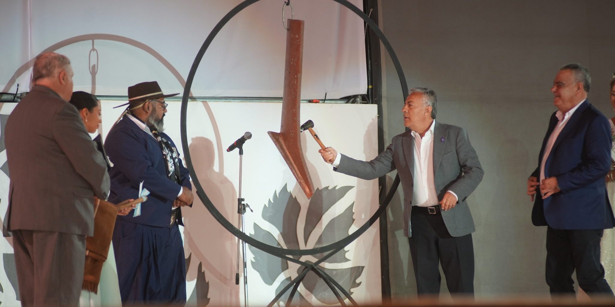 Bendición de los Frutos 2026: con el golpe de reja, el Gobernador Cornejo convocó a renovar la esperanza en el vino nuevo