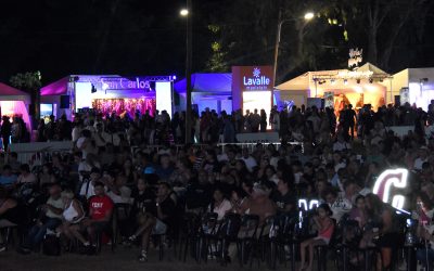 Con gran convocatoria de público, se celebró la primera noche del Paseo Federal