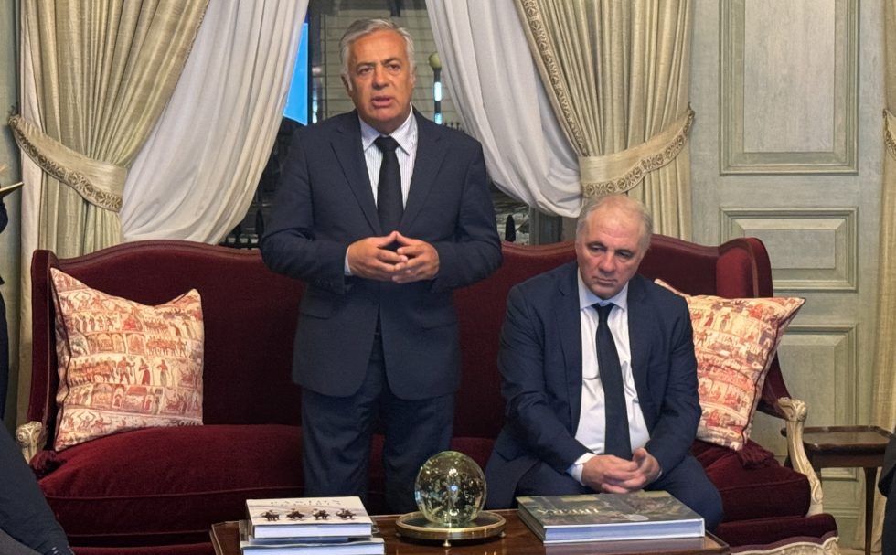 Cornejo busca capitales en Londres y presenta a Mendoza como destino minero y energ&eacute;tico