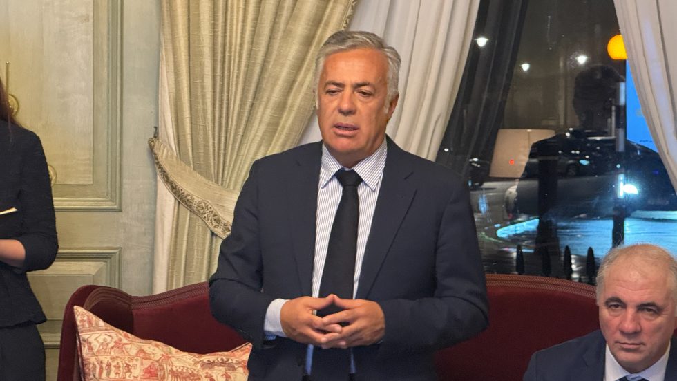 Cornejo busca capitales en Londres y presenta a Mendoza como destino minero y energ&eacute;tico