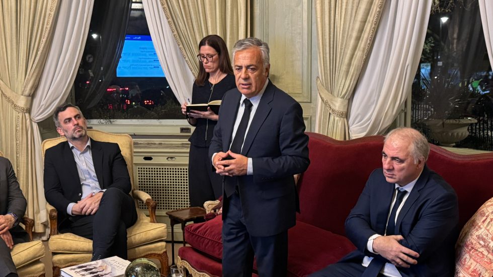 Cornejo busca capitales en Londres y presenta a Mendoza como destino minero y energ&eacute;tico