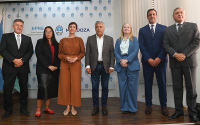 Cornejo presentó el nuevo directorio del EPRE, con financiamiento para energía solar residencial y un portal energético provincial